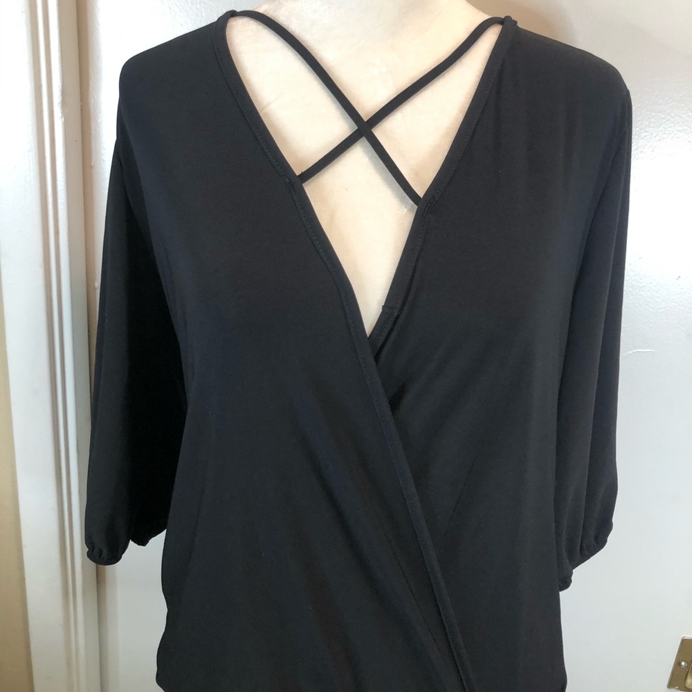 Black Crisscross trendy blouse Sz Med
